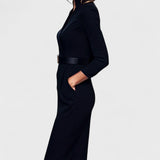 Helmiina™️ | Tyylikäs musta mekko vyöllä ja pystykauluksella