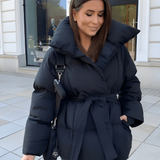 Saaga™️ | Oversize-takki ajattomalla ilmeellä