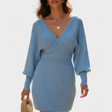 Aada™ | Elegantti kietaisumekko V-pääntiellä