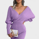 Aada™ | Elegantti kietaisumekko V-pääntiellä