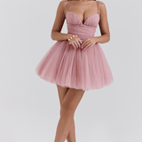 Elviira™️ | Elegantti minimekko ajattomalla naisellisuudella