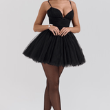 Elviira™️ | Elegantti minimekko ajattomalla naisellisuudella