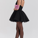 Elviira™️ | Elegantti minimekko ajattomalla naisellisuudella