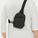 Jukka™ | Essentiel pieni rintalaukku