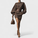 Aada™️ | Lyhyt neulemekko strukturoidulla vyöllä